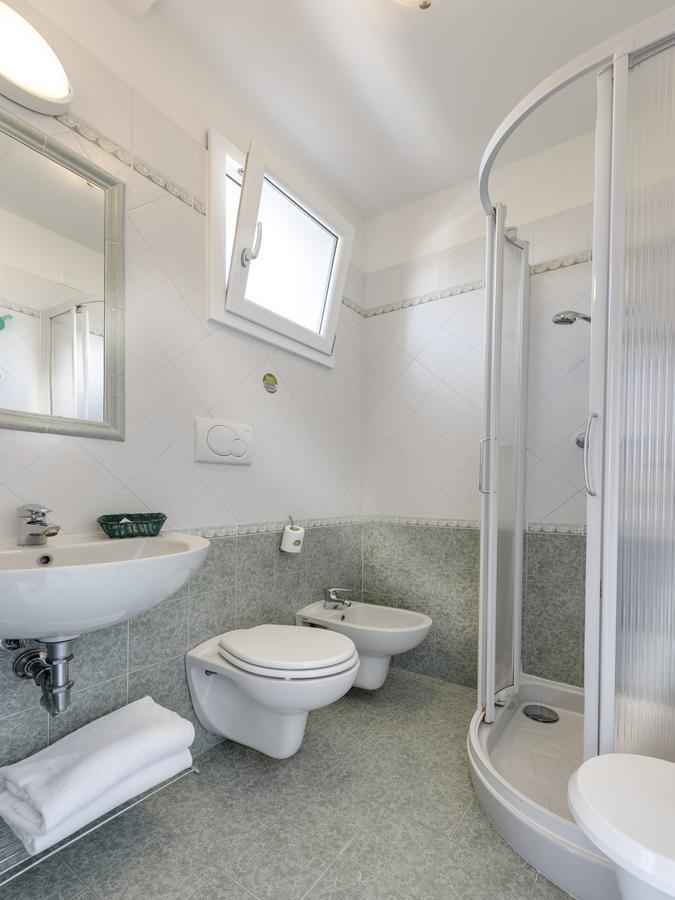 Hotel Azzurra Marina di Pietrasanta Eksteriør bilde
